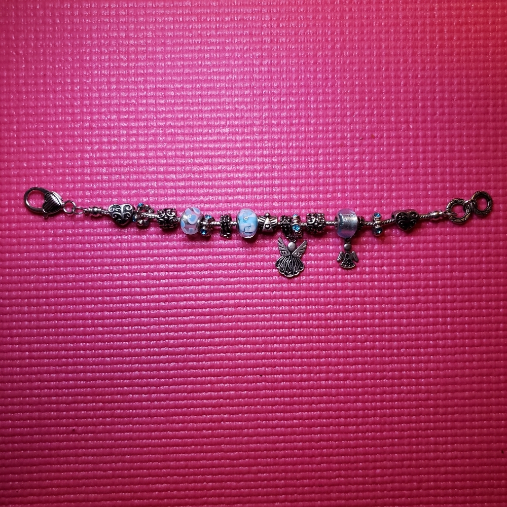 Bracelets - Picture 4 of 5